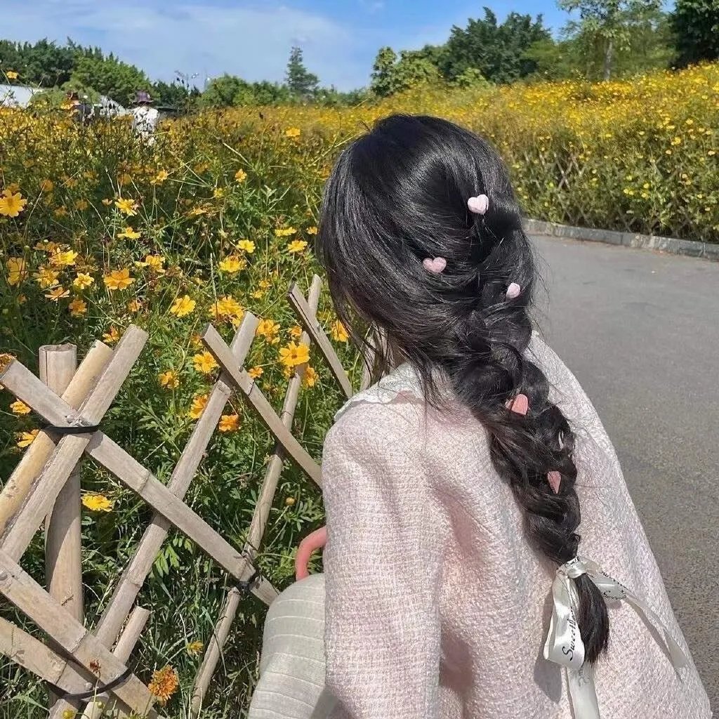 换爱四人组 背景图